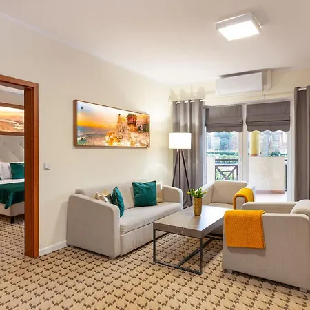 Otel Montana Wellness & 4*