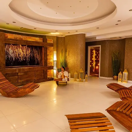 Otel Montana Wellness & 4*