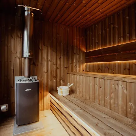 Отель Montana Wellness & 4*